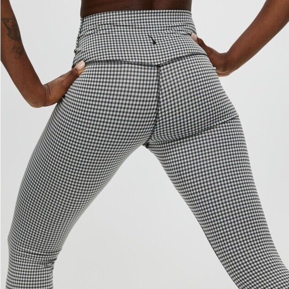 EUC Nike Women's Dri-FIT Gingham Cropped Yoga Leggings Black White Medium